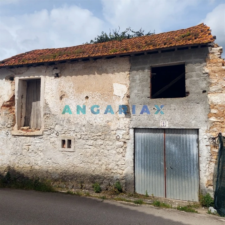 Armazém para Venda em Juncal Foto 1