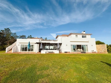 Moradia T5 para Venda em Luz de Tavira e Santo Estêvão