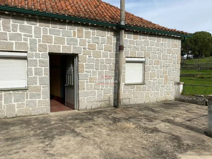 Moradia T3 para Venda em Santa Marinha e São Martinho Foto 5