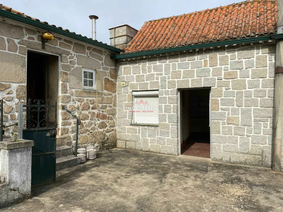 Moradia T3 para Venda em Santa Marinha e São Martinho Foto 4