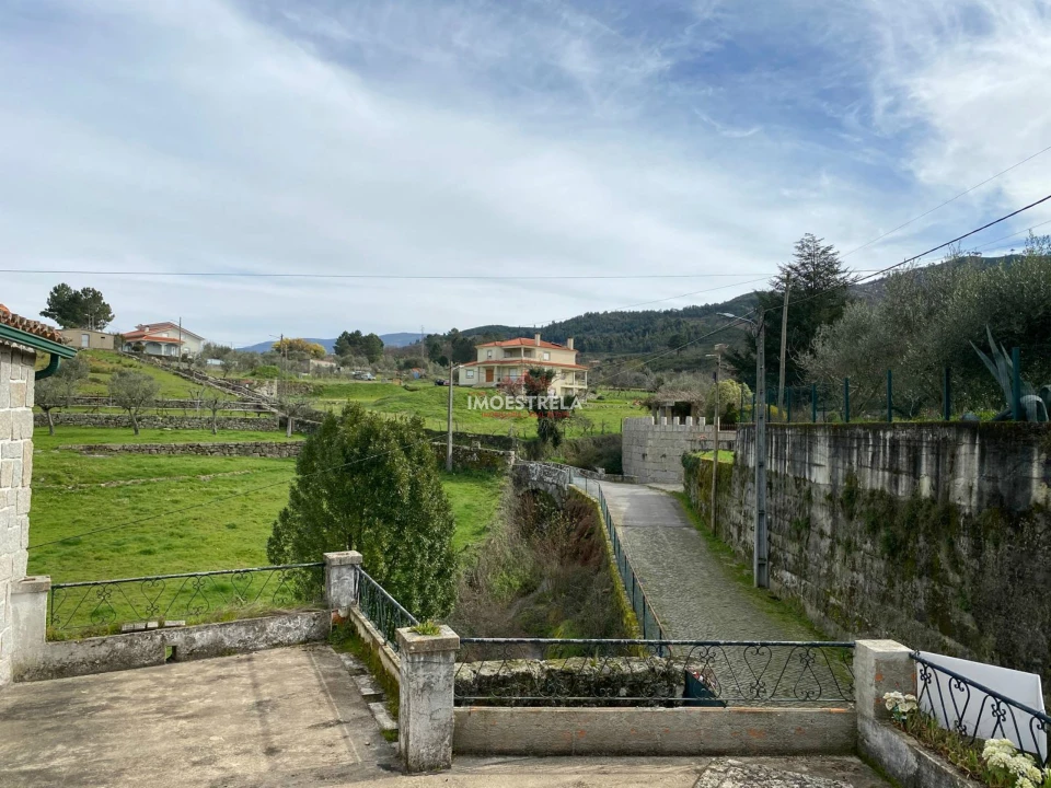 Moradia T3 para Venda em Santa Marinha e São Martinho Foto 8