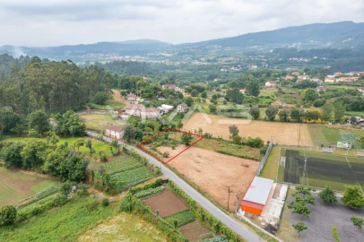 Terreno para Venda em Sande, Vilarinho, Barros e Gomide