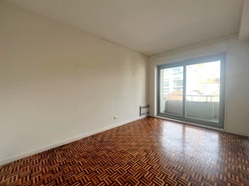 Apartamento T4 para Arrendamento em Aldoar, Foz do Douro e Nevogilde