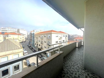 Apartamento T4 para Arrendamento em Aldoar, Foz do Douro e Nevogilde