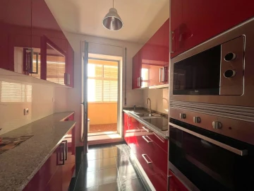 Apartamento T4 para Arrendamento em Aldoar, Foz do Douro e Nevogilde