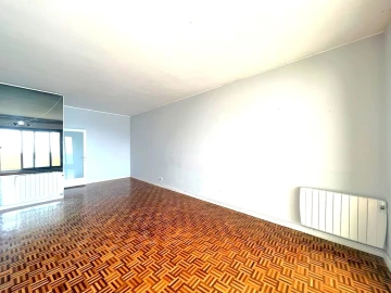 Apartamento T4 para Arrendamento em Aldoar, Foz do Douro e Nevogilde