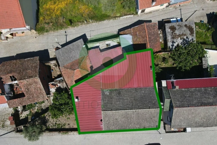 Moradia T4 para Venda em São Pedro Velho Foto 2