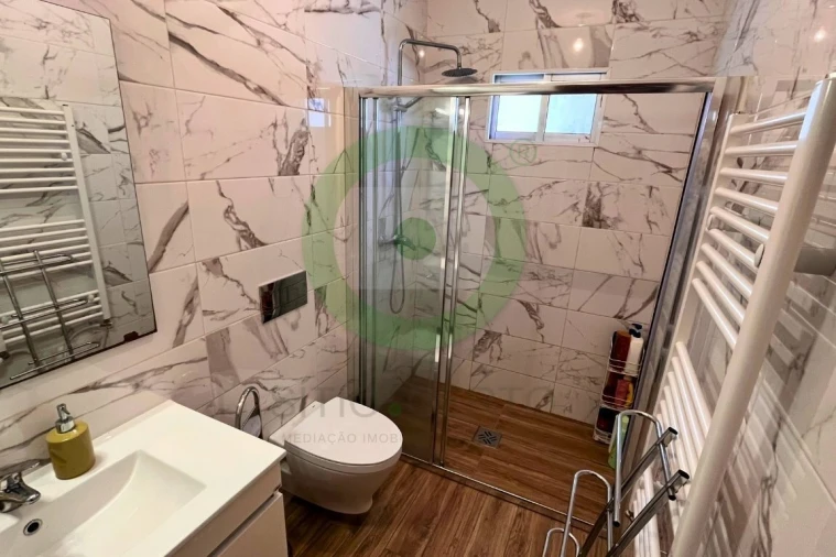 Moradia T4 para Venda em São Pedro Velho Foto 14