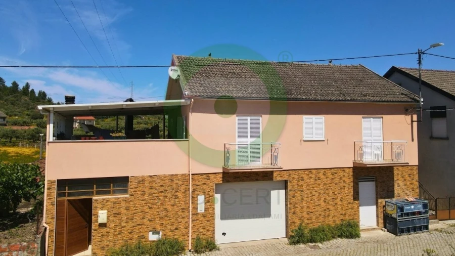 Moradia T4 para Venda em São Pedro Velho