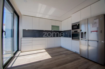 Moradia T5 para Venda em Carcavelos e Parede