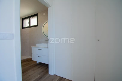 Moradia T5 para Venda em Carcavelos e Parede
