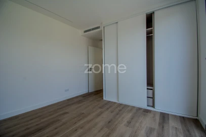 Moradia T5 para Venda em Carcavelos e Parede