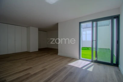Moradia T5 para Venda em Carcavelos e Parede