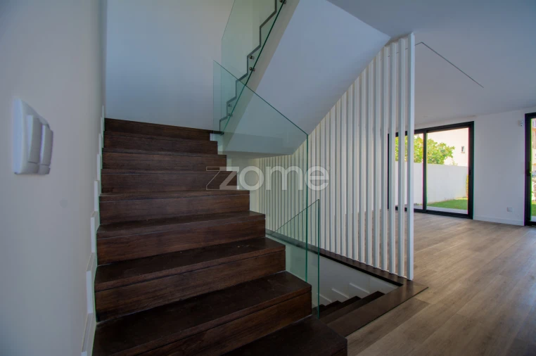 Moradia T5 para Venda em Carcavelos e Parede Foto 9