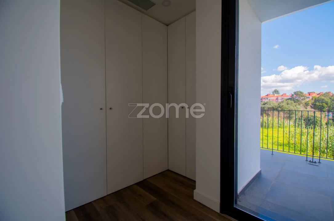 Moradia T5 para Venda em Carcavelos e Parede Foto 11
