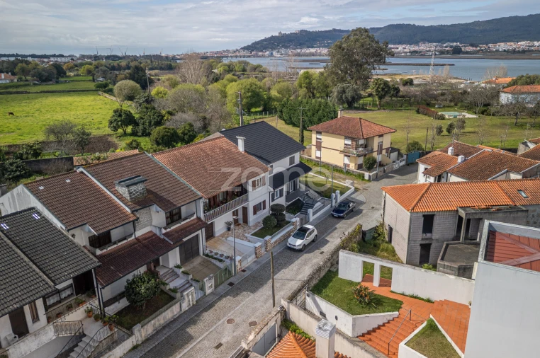 Moradia T3 para Venda em Darque Foto 34