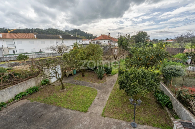 Moradia T3 para Venda em Darque Foto 32