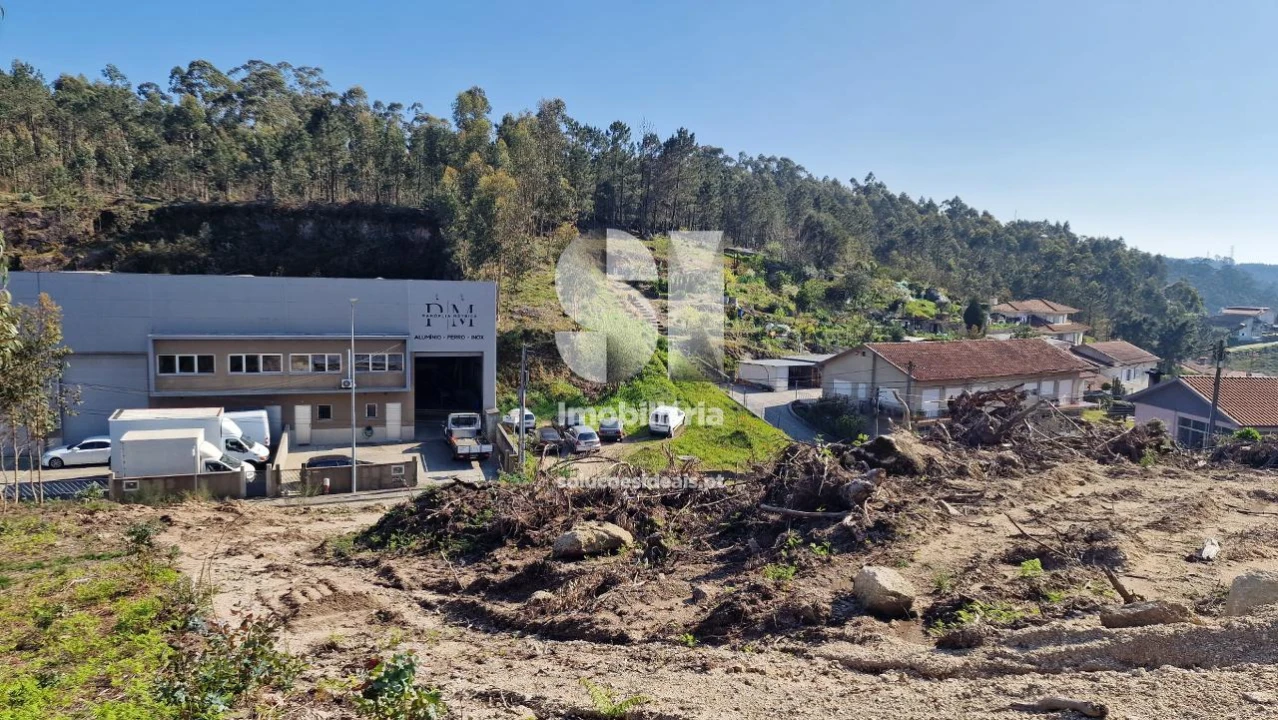 Terreno para Venda em Rebordosa Foto 24