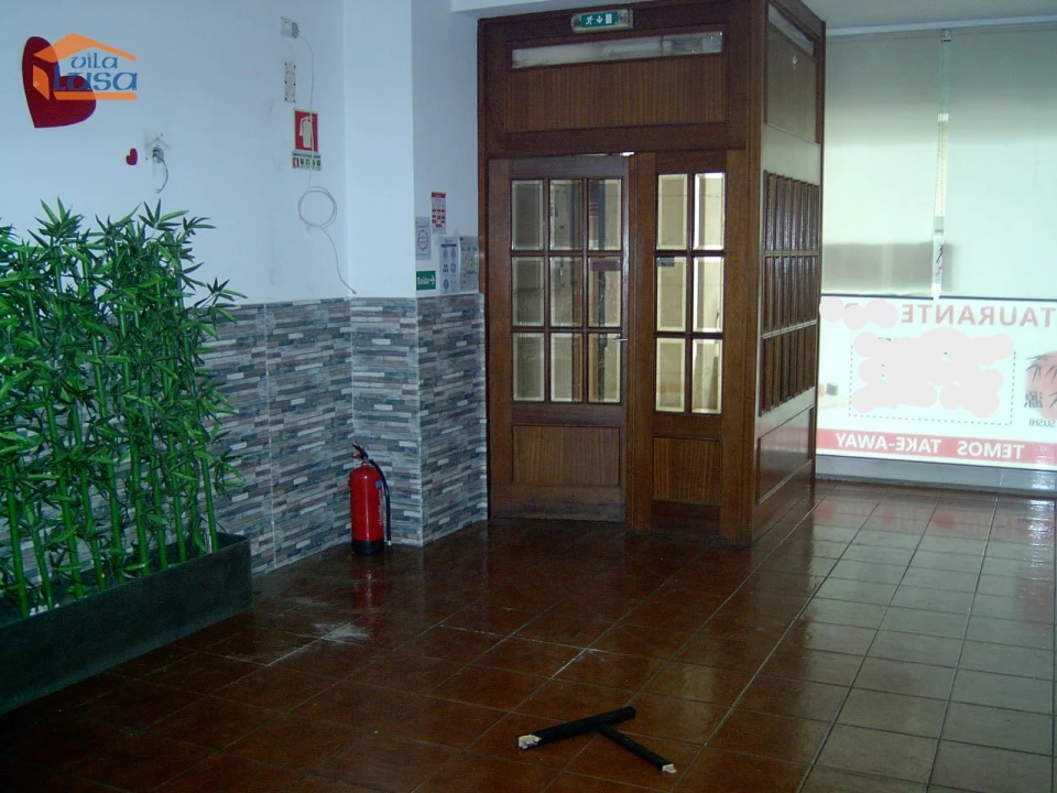 Negócio para Arrendamento em Aguas Santas Foto 1