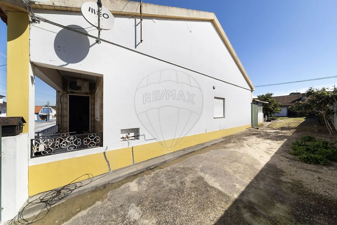 Moradia T3 para Venda em Raposa Foto 4