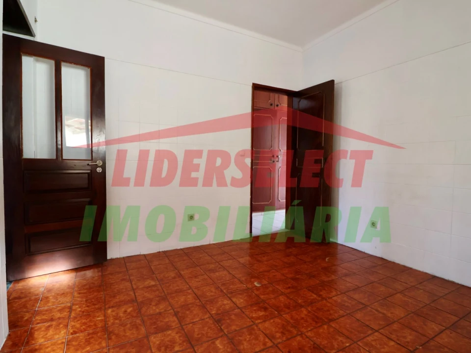 Moradia T2 para Venda em Silveira Foto 6