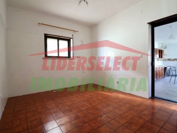 Moradia T2 para Venda em Silveira