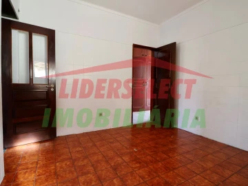 Moradia T2 para Venda em Silveira