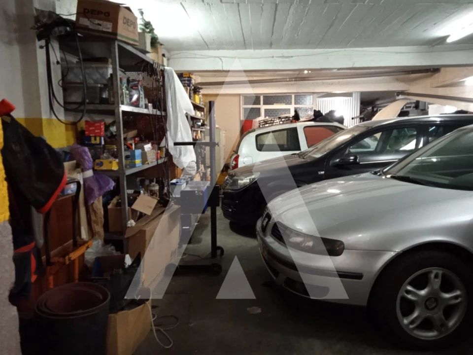 Garagem para Venda em Seixal, Arrentela e Aldeia de Paio Pires Foto 3