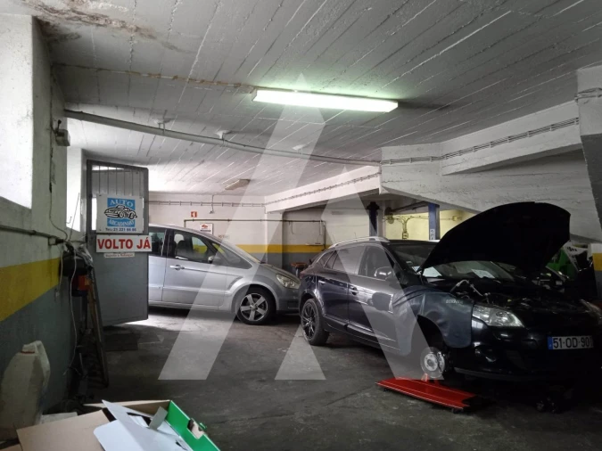 Garagem para Venda em Seixal, Arrentela e Aldeia de Paio Pires Foto 2