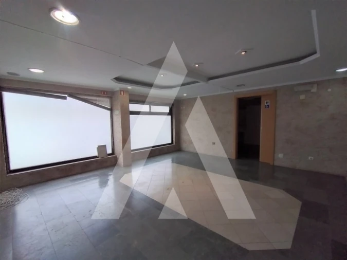 Loja para Venda em Alto do Seixalinho, Santo André e Verderena Foto 3