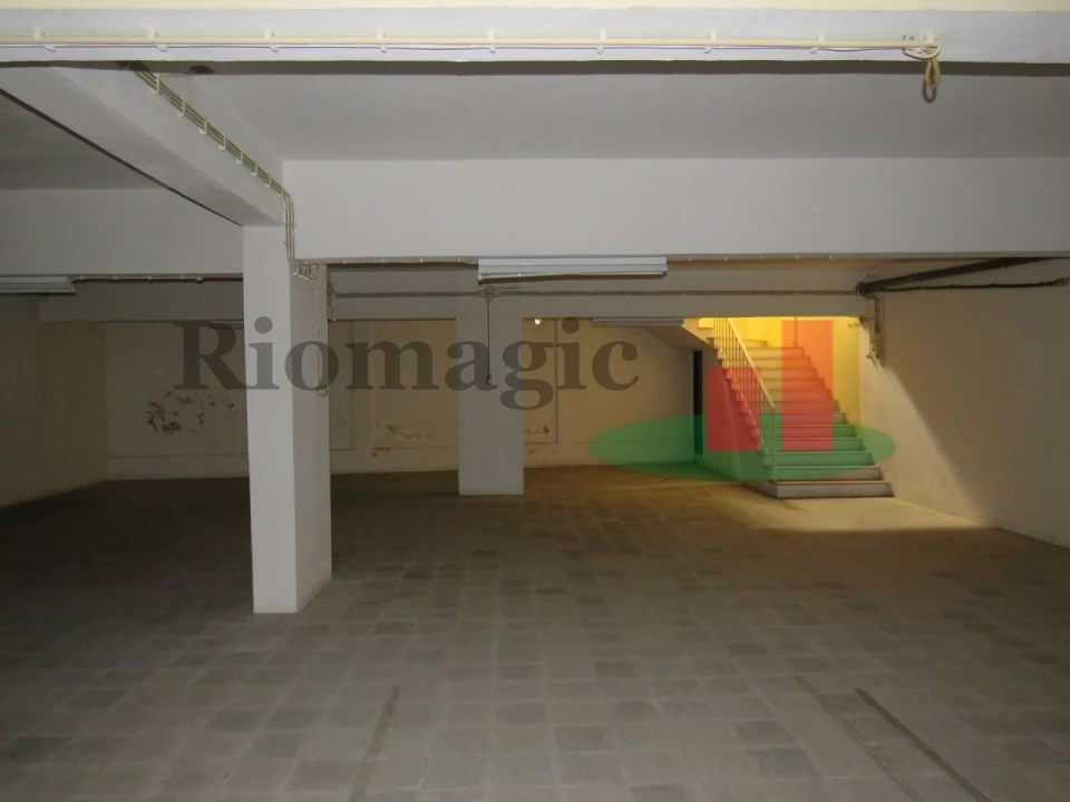 Loja para Arrendamento em Rio Maior Foto 8