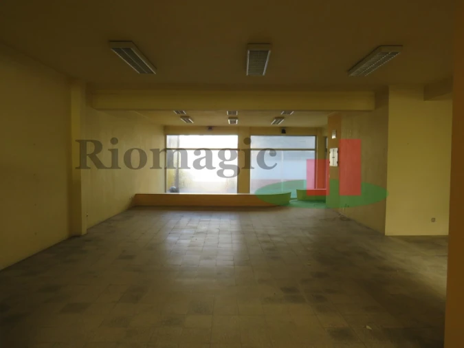 Loja para Arrendamento em Rio Maior Foto 3