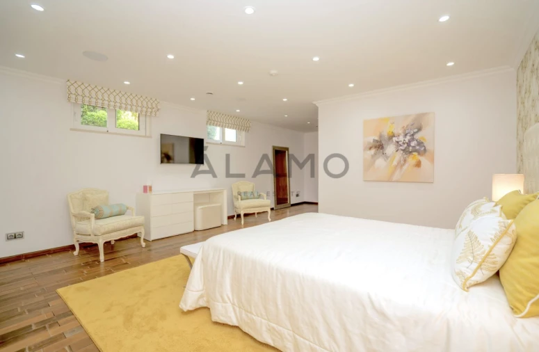 Moradia T10 para Venda em Porches Foto 33