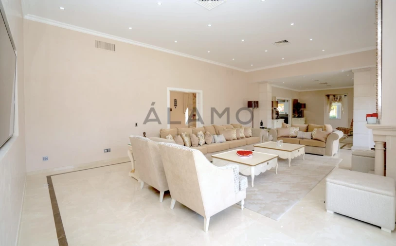 Moradia T10 para Venda em Porches Foto 71