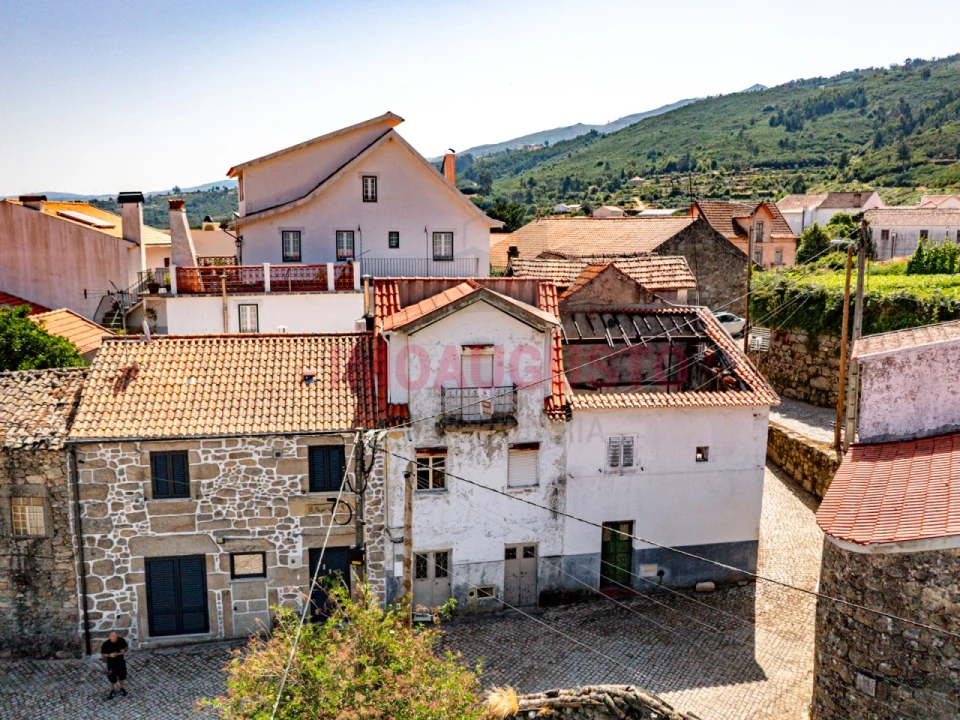 Moradia T2 para Venda em Melo e Nabais Foto 3