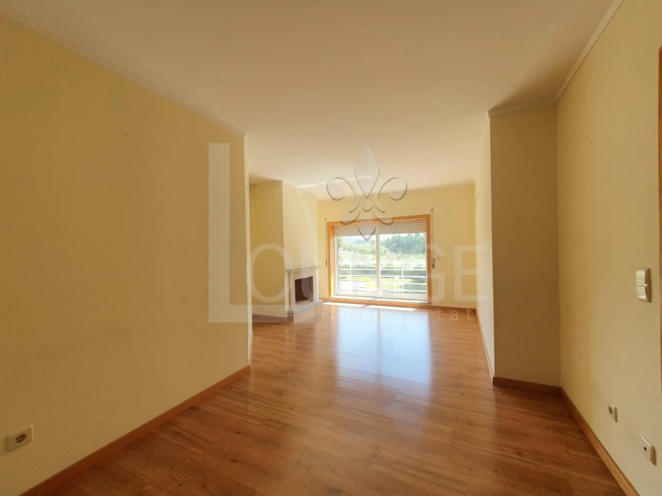 Apartamento T2 para Venda em Canelas Foto 3