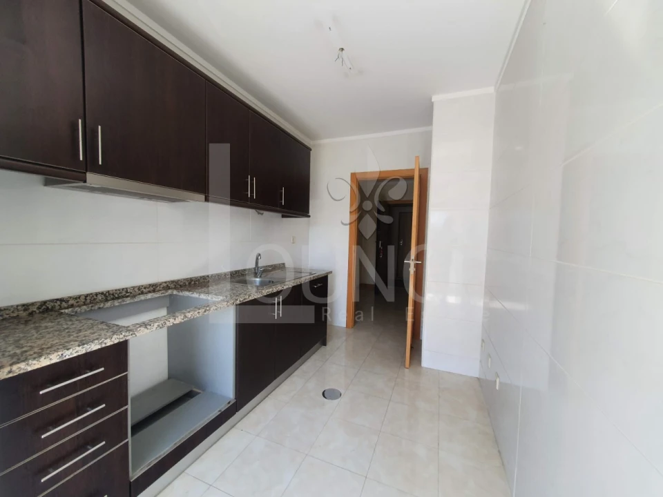 Apartamento T2 para Venda em Canelas Foto 6