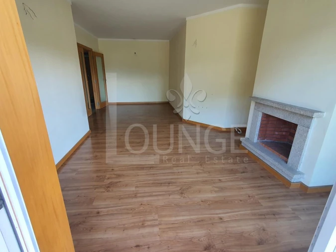 Apartamento T2 para Venda em Canelas Foto 2