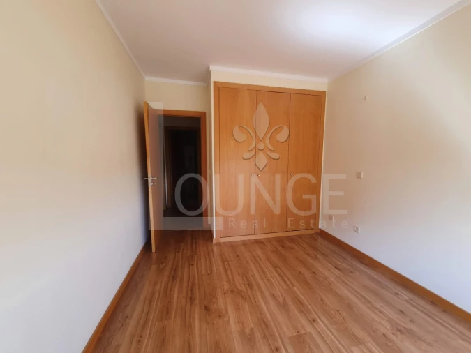 Apartamento T2 para Venda em Canelas Foto 11
