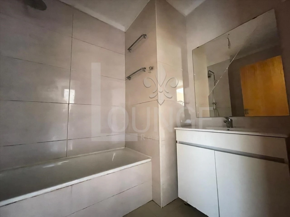 Apartamento T1 para Venda em Canelas Foto 12