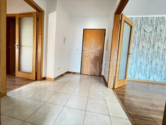 Apartamento T1 para Venda em Canelas Foto 13