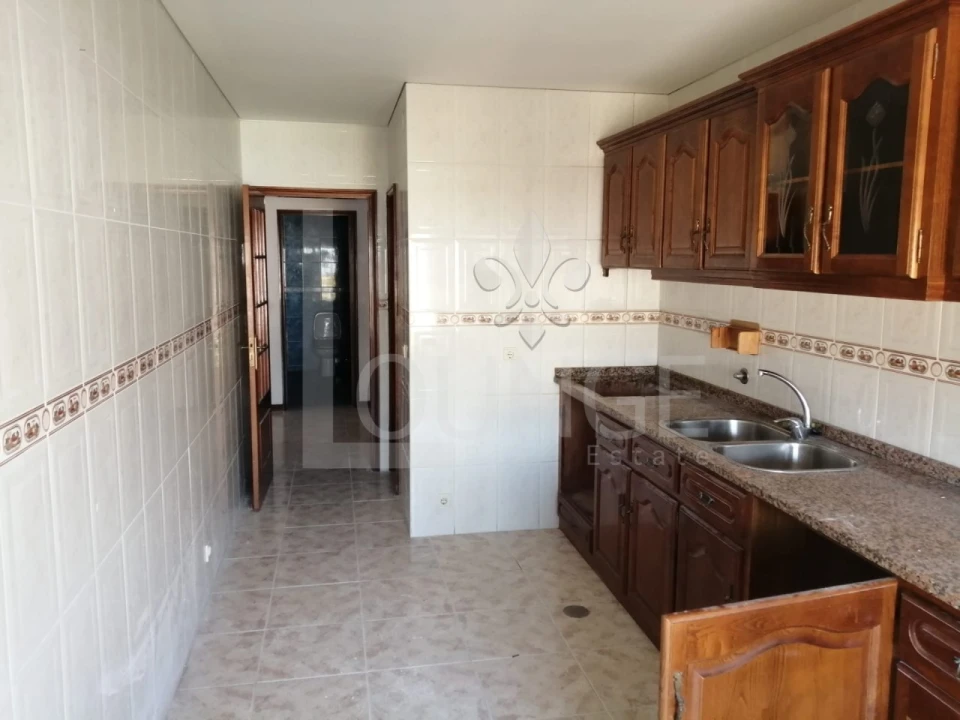 Apartamento T2 para Venda em Grijó e Sermonde Foto 3