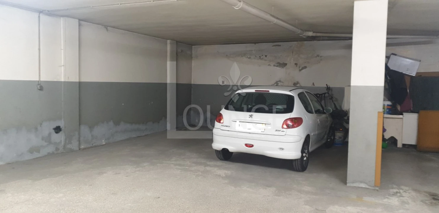 Apartamento T2 para Venda em Grijó e Sermonde Foto 8