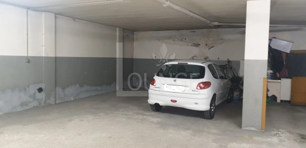 Apartamento T2 para Venda em Grijó e Sermonde Foto 8