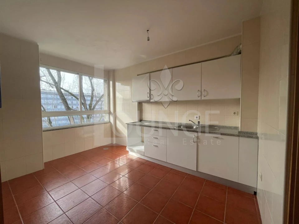 Apartamento T3 para Venda em Paranhos Foto 3