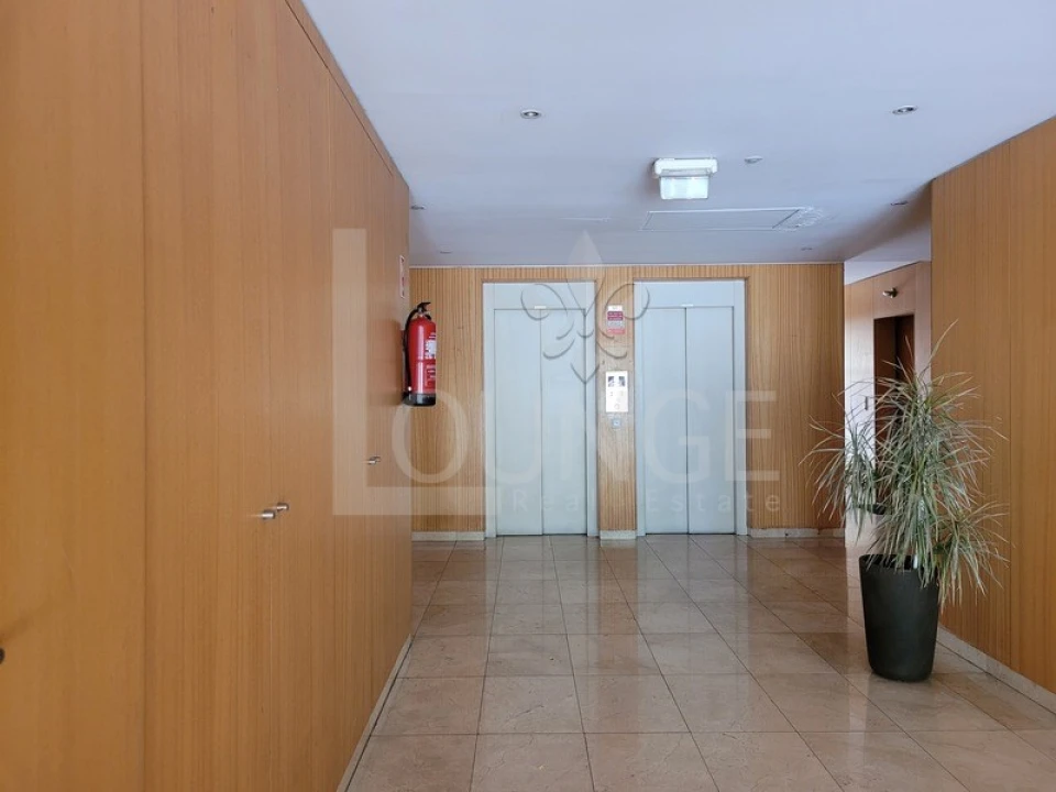 Apartamento T5 para Venda em Paranhos Foto 4