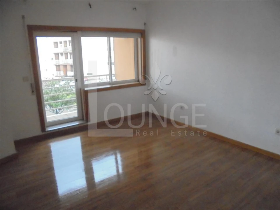 Apartamento T3 para Venda em Canelas Foto 3