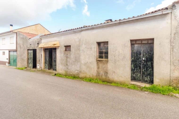 Moradia T1 para Venda em Murtede Foto 2