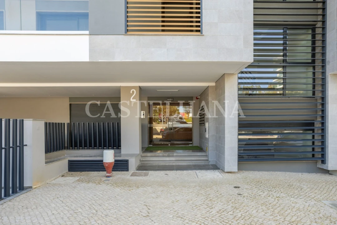 Apartamento T3 para Venda em Faro (Sé e São Pedro) Foto 3