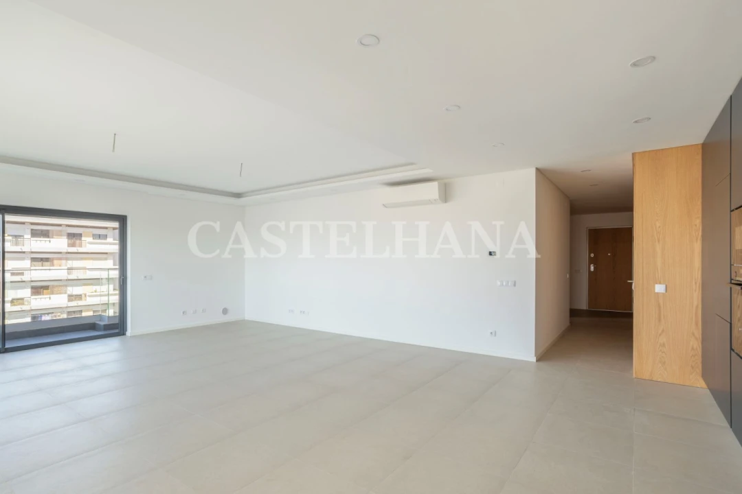 Apartamento T2 para Venda em Faro (Sé e São Pedro) Foto 9